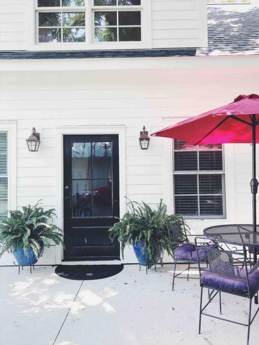 Liz Lane Cottage- Entire Guesthouse Charleston Exterior foto